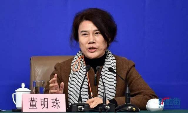 白岩松呼吁提高年轻人个税起征点，关注青年利益，共筑公平社会