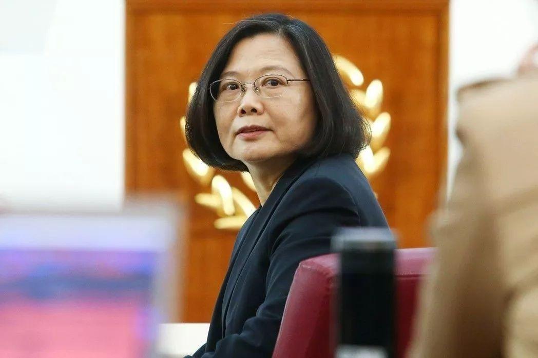 毛宁首次主持两会外长会，新的篇章，新的起点