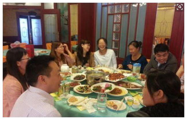 老板送菜后得知食客刚救了自己儿子怎么办？