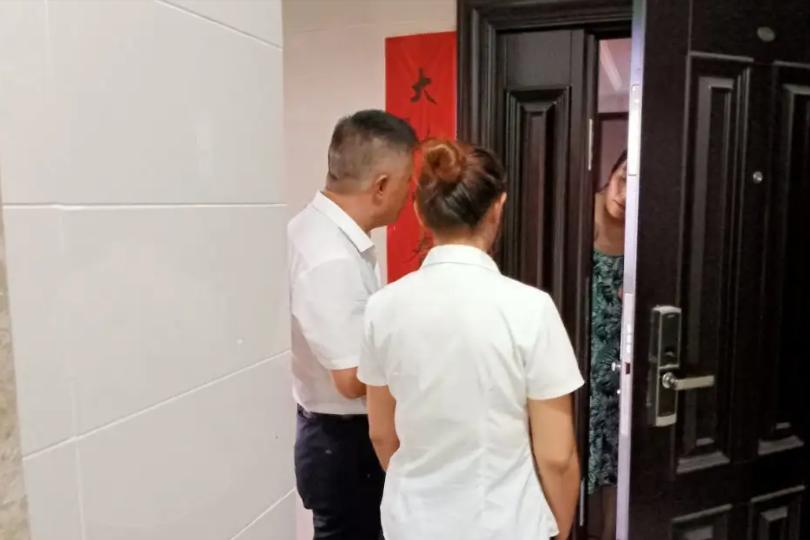电梯里的灯不亮怎么办？全面解析与实用建议