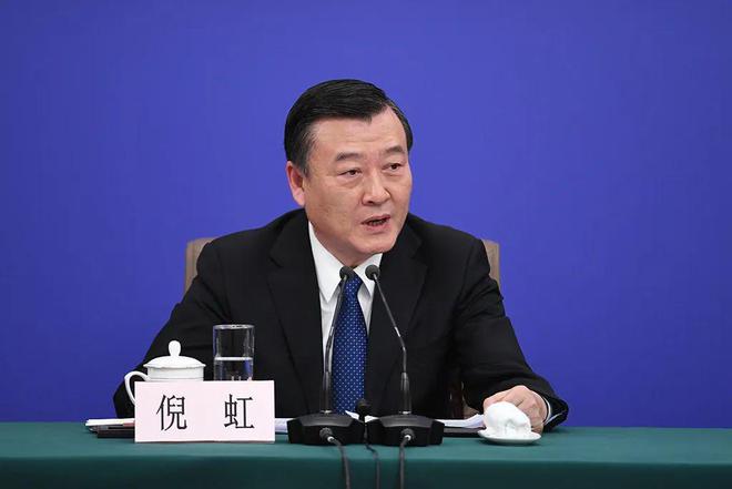 住建部部长回应停车难充电难，构建绿色出行新生态的挑战与策略