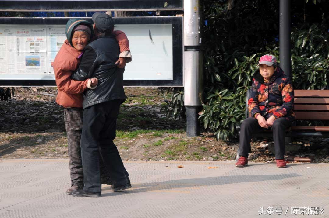 偏瘫女孩，挑战与希望并存