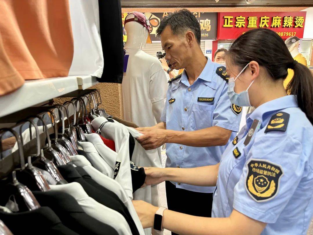 聚焦啄木鸟公司，80余名执法人员的进驻，究竟为何？