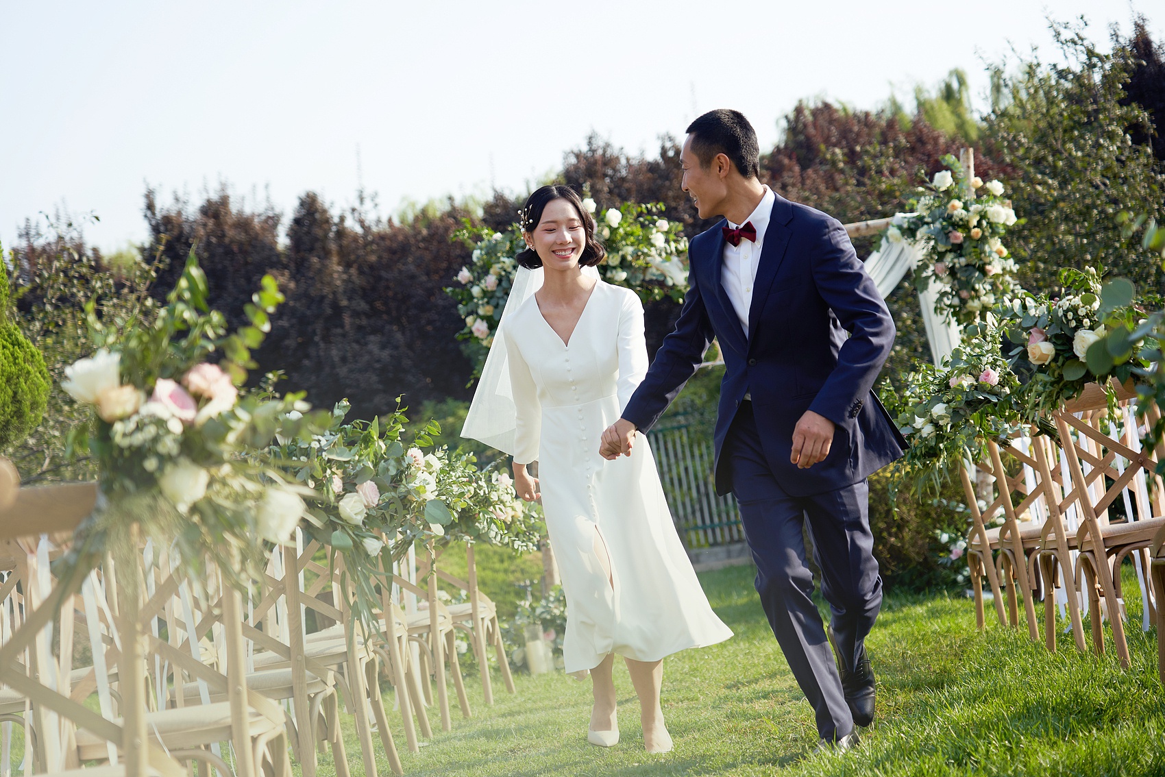 网友想租高中操场结婚，母校回应——一场浪漫的校园婚礼梦