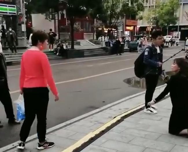 网红低俗行为的反思与探讨
