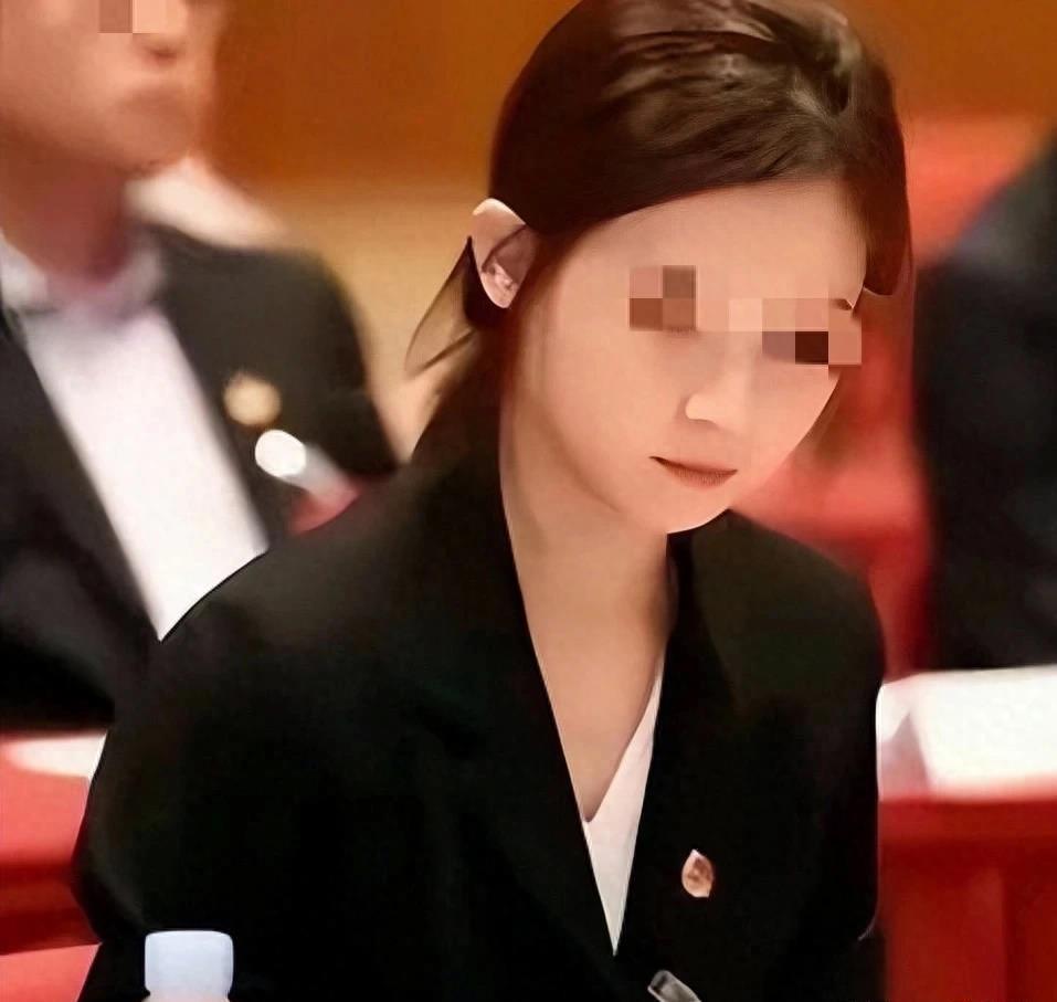 曝许家印前妻半年多花费400万美金，深度解读与多维度分析