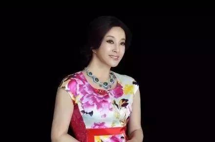 刘晓庆回应八个男友传闻，我不乱来