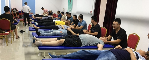 做正骨被踢出班级群，一次意外的网络热点经历