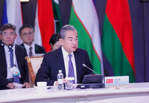 为什么石破茂要选择连夜与王毅会面