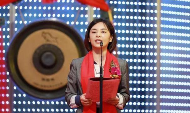 美的女企业家，引领潮流，铸就辉煌
