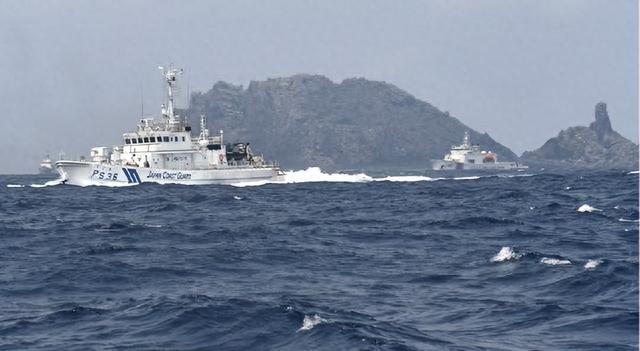 日本多艘船只闯钓鱼岛，中国海警果断出手