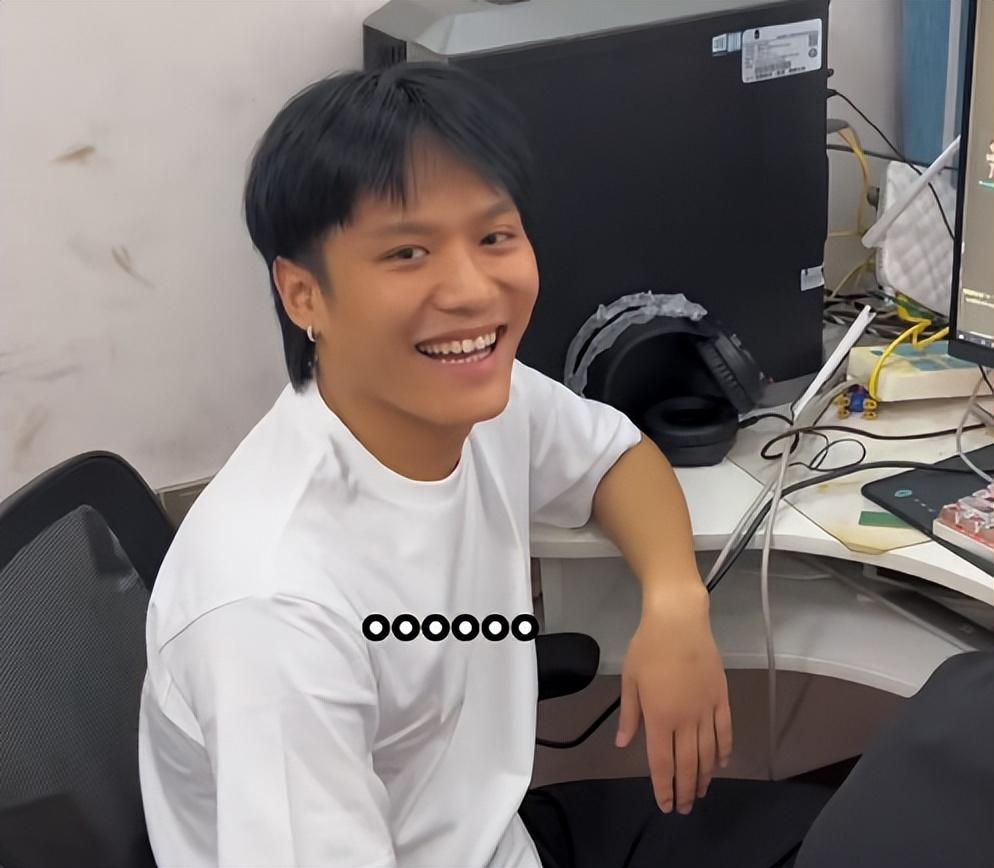 小杨哥掉粉超1200万，网红之路的挑战与反思