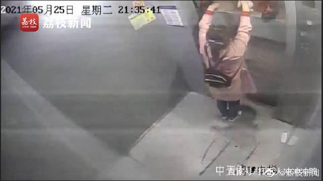 电梯惊魂，失灵直坠十四层楼的惊魂瞬间