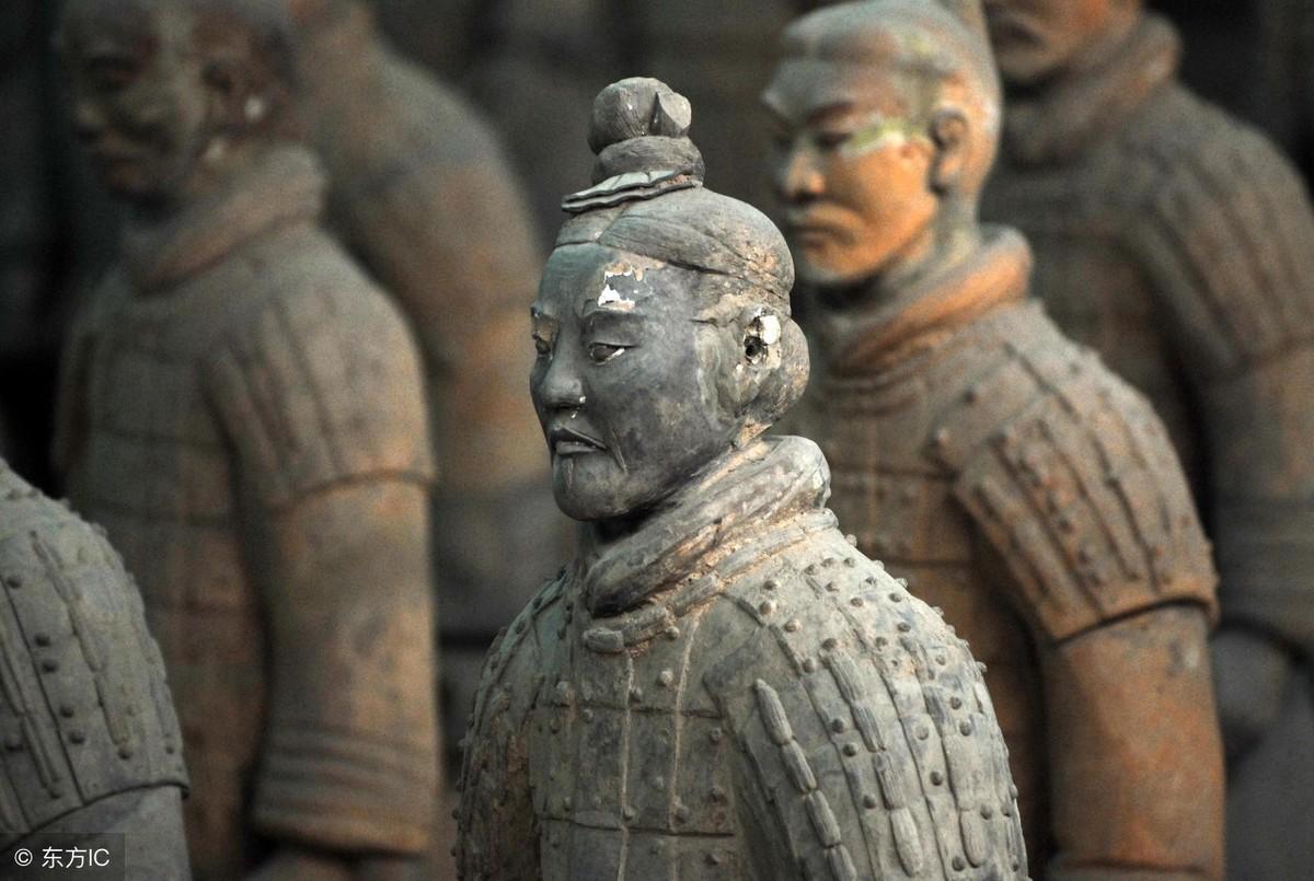 美军大批B-2隐身轰炸机罕见调动，全球战略平衡的新动态