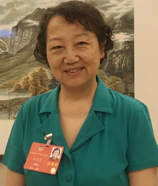 弟弟因病离世，哥哥交还两套房产彰显亲情至上