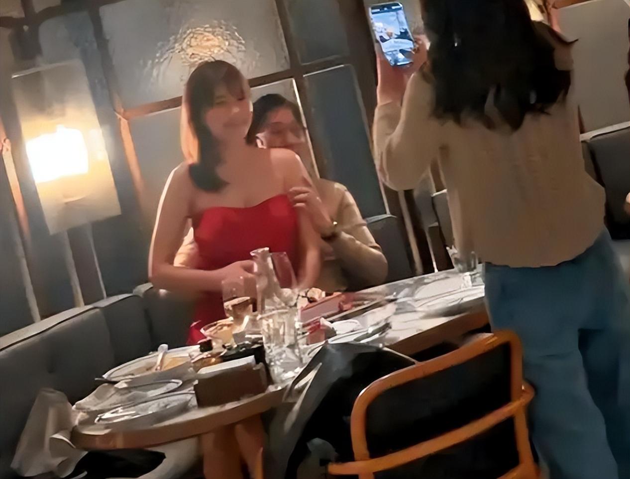 网红与妻子在外吃饭遭遇咸猪手，事件反思与启示