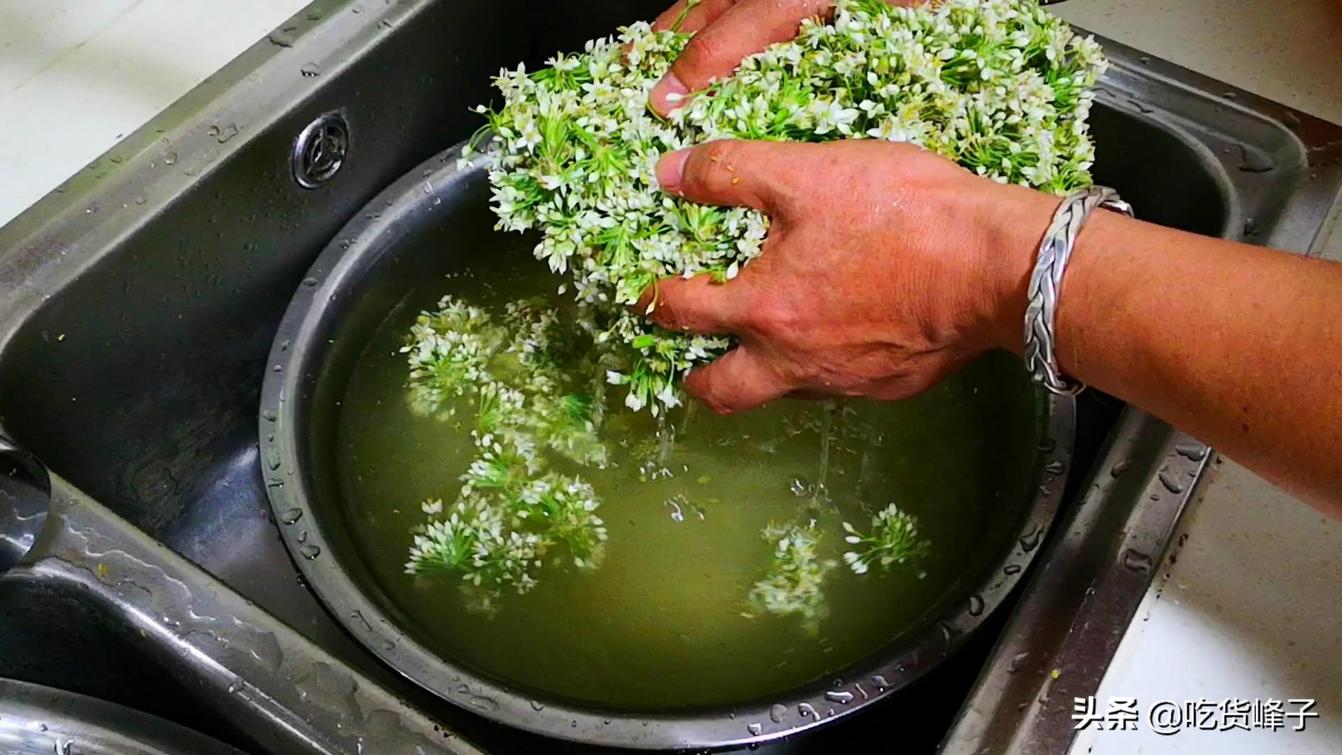 发霉的钱能花吗？揭秘钱币保存与流通的真相