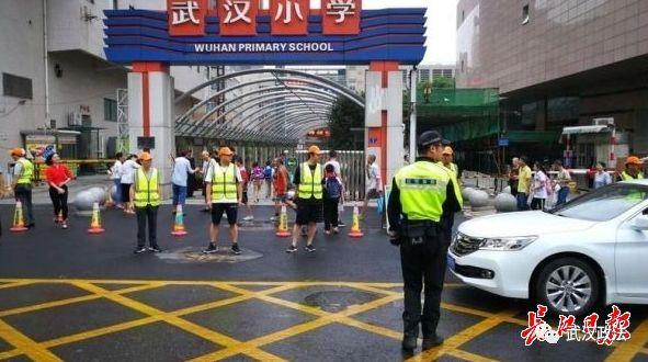 哪吒卡片拆包大揭秘