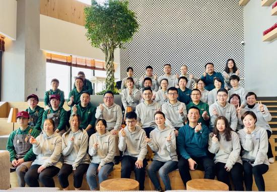 胖东来员工均工资9886，在行业中的水平分析与思考