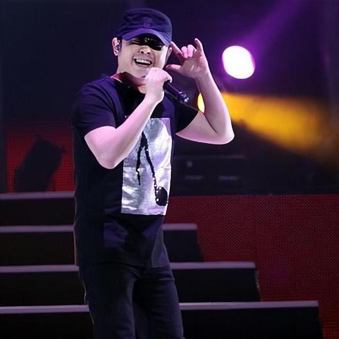 5岁小歌迷场外唱响刀郎歌曲，音乐的力量跨越年龄