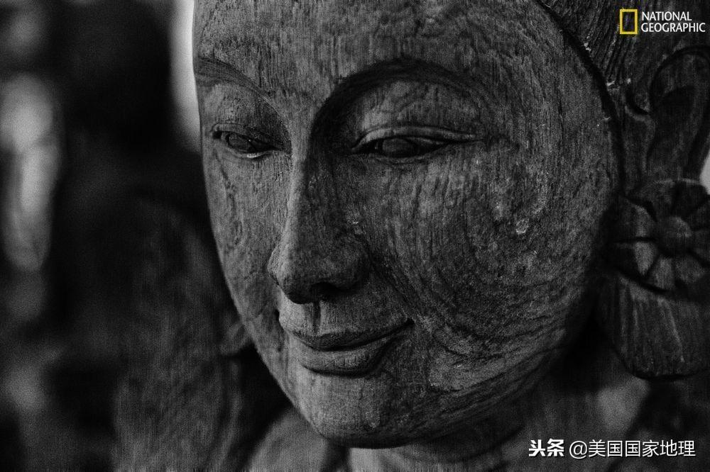 缅甸华人抱团互救，有人靠铃声救人