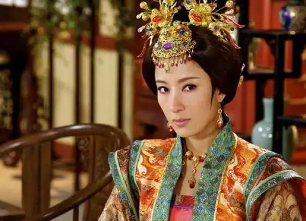 中兴首位女掌舵人——引领企业走向辉煌的女性力量