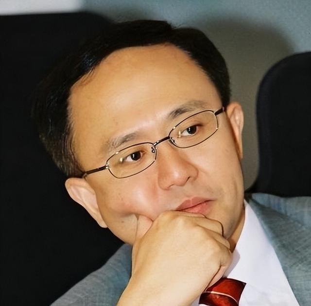 邱震海眼中的企业家，李嘉诚并不优秀
