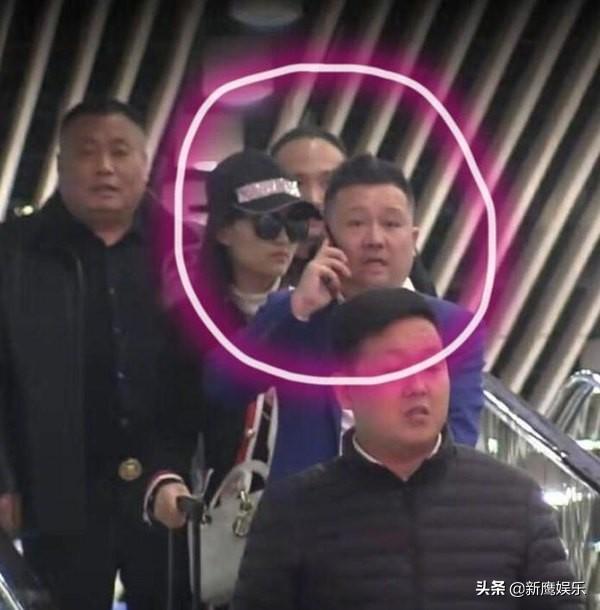 行李箱多出丝袜获赔