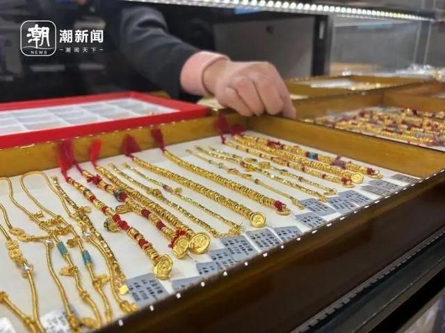 金店老板二十年未见行情，黄金市场的新机遇与挑战