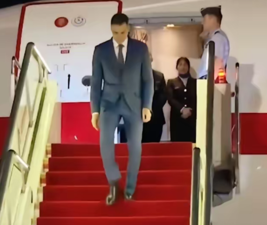 西班牙首相桑切斯抵达北京，开启新的国际合作篇章