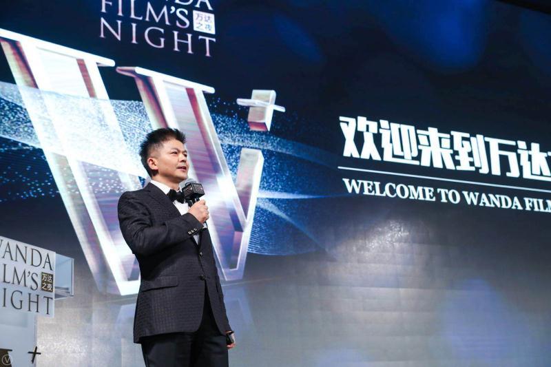 钢铁保姆被老人疯抢的电影，现象背后的深度解读