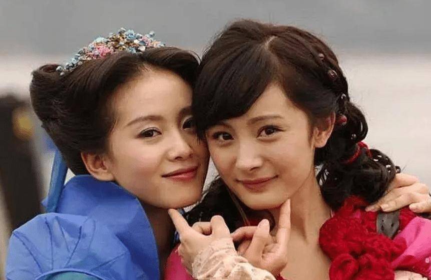 杨幂刘诗诗时隔十六年再合作，重逢的璀璨火花