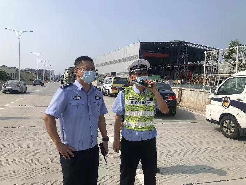 时代中国梁雄文，引领潮流，铸就传奇