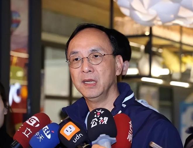 朱立伦发动夜袭死磕赖清德，一场政治角力的深度剖析