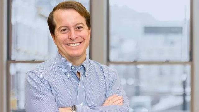 雨果CEO，引领数字化转型的新时代领袖