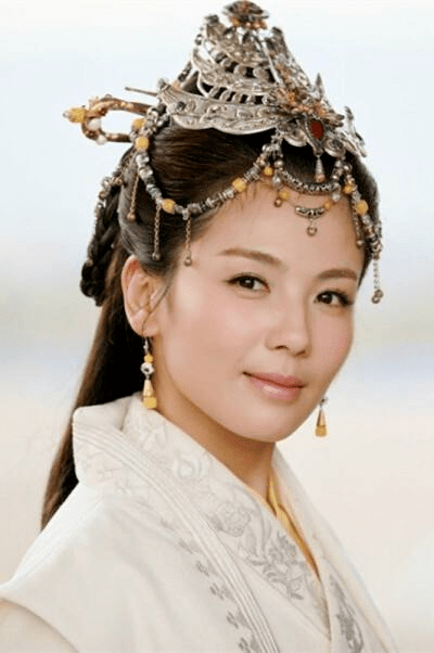 刘涛头戴三条簪头饰被夸爆，古典美再现惊艳众人