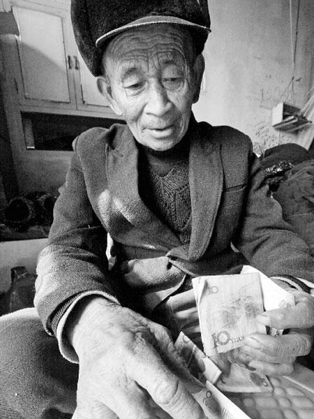 帮儿子还债的老人的辛酸与坚韧