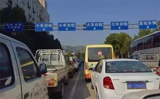 服务区沉睡五年的外地车，遗忘与重启的故事