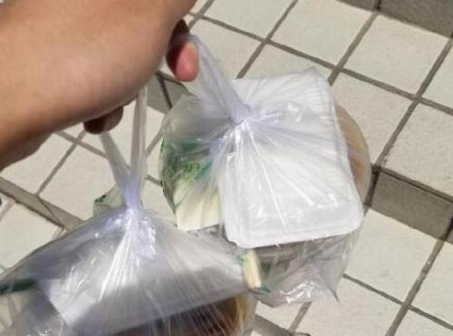 吃剩的菜打包回家的人的性格解析