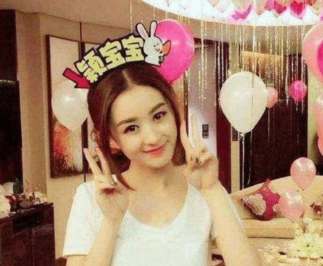 赵丽颖小孩谁带？深度解析背后的故事