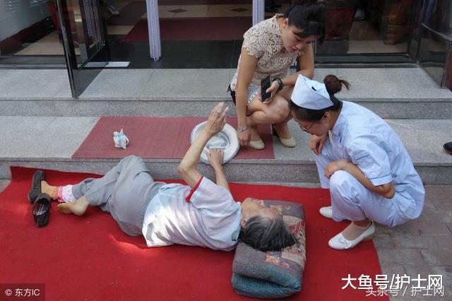 美人鱼溺水真相揭秘，非低血糖晕倒事件探究