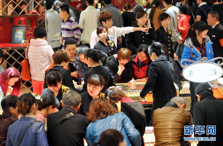 开发商五一抢客热潮，购房赠黄金，福利大放送！