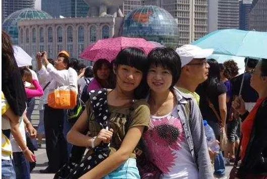 年轻人适合摆摊创业吗？全面解读摆摊创业的利与弊