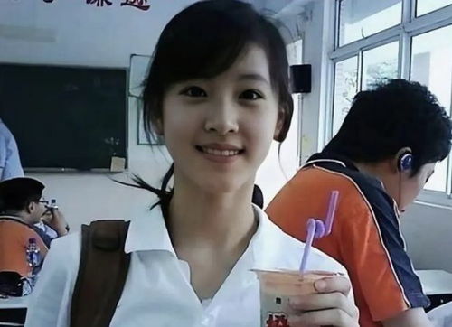 章泽天孩子，星光下的成长轨迹
