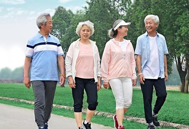 老年人一般徒步走多远健康