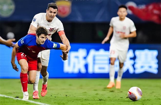 韦世豪与罗慕洛的蓉城传奇，客场大胜，4-0横扫梅州