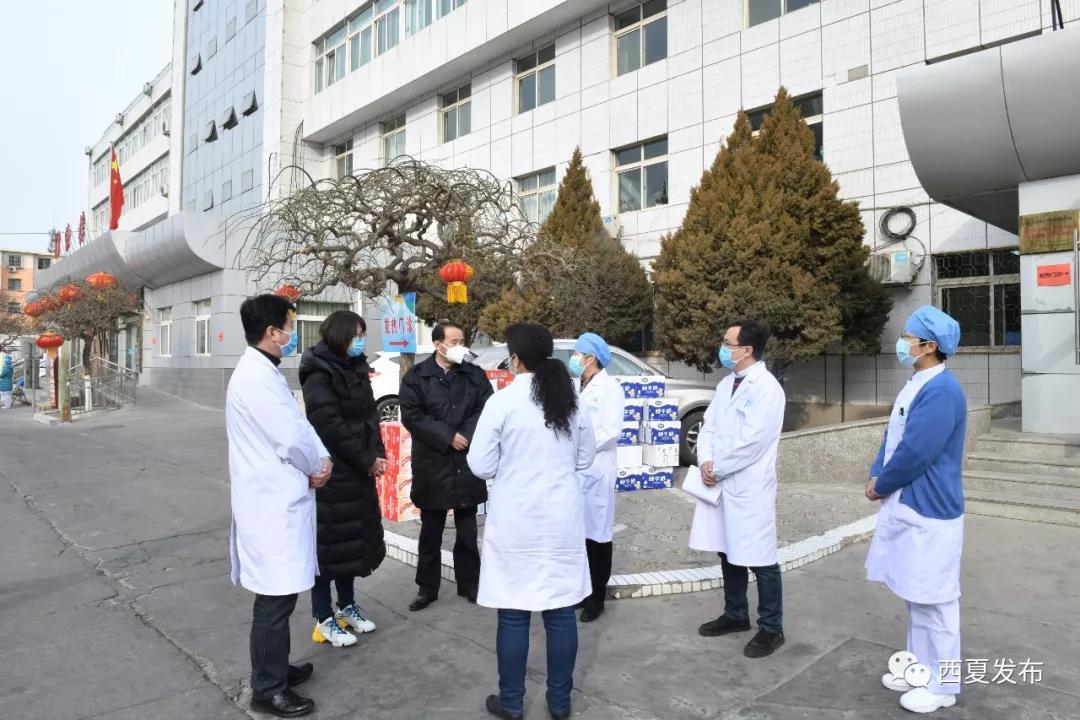 年轻人涌入医院买面包，现象背后的故事