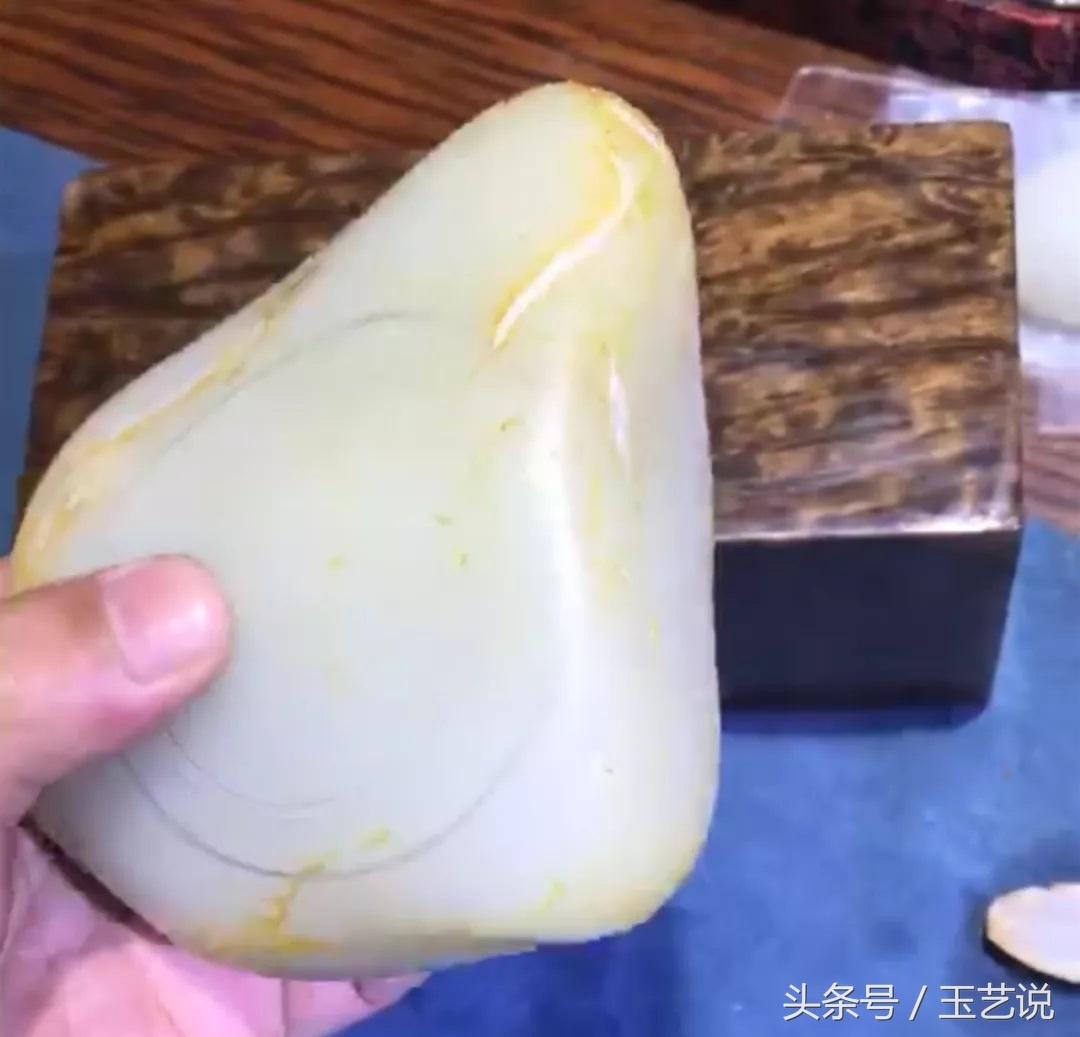手镯换购遭遇缩水事件，消费者如何应对？