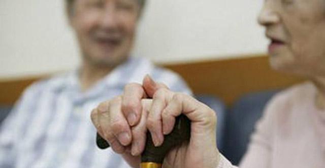 茫然回首