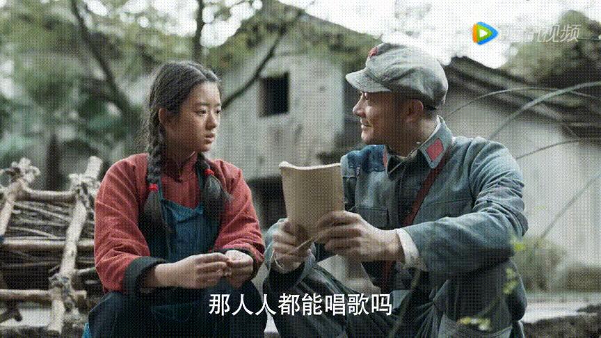 揭秘黄杨钿甜背后的故事，探寻父母照片中的温情与力量